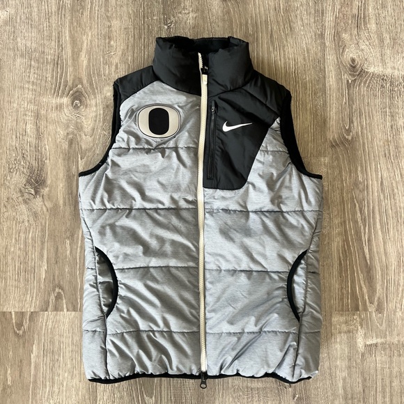 Nike women’s Gray and Black Puffer Vest - Picture 1 of 10